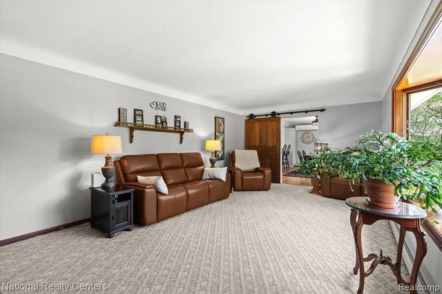 1785 Middle Road, Highland, MI 48357