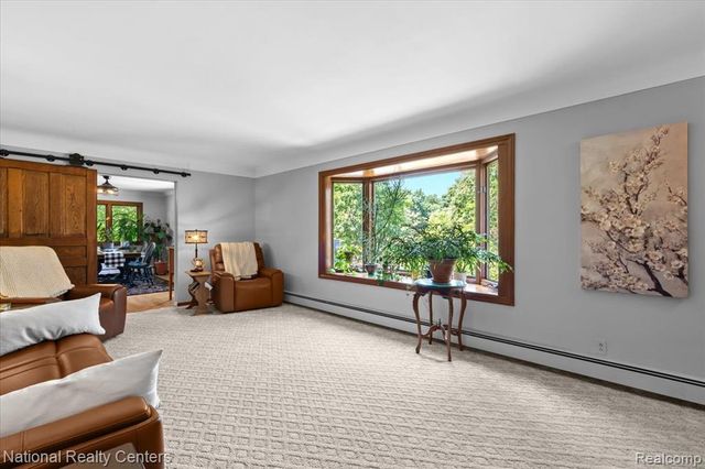 1785 Middle Road, Highland, MI 48357