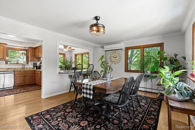 1785 Middle Road, Highland, MI 48357