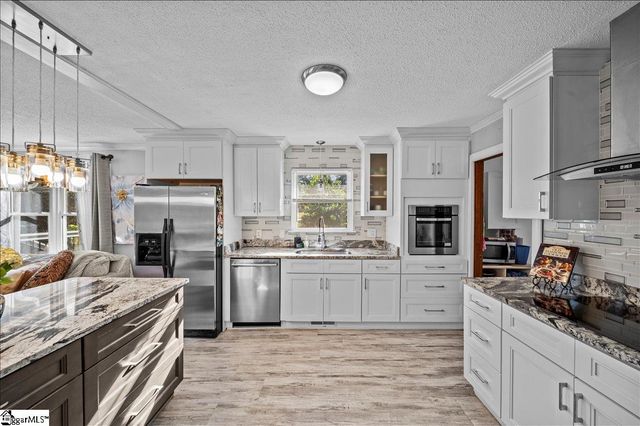 4 Rhonda Court, Greenville, SC 29617