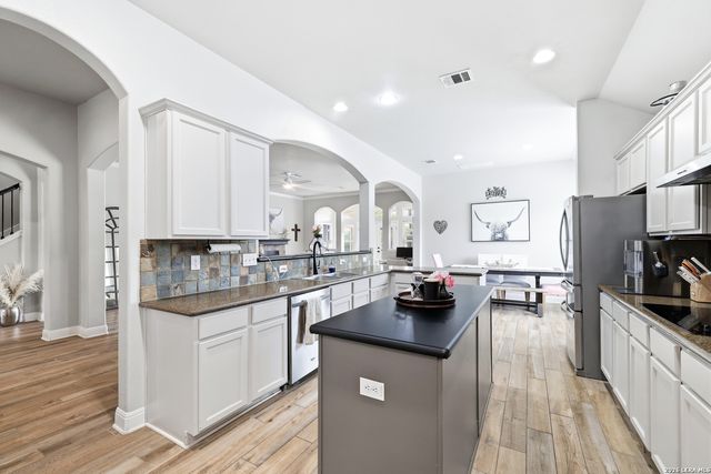 1728 Mountain Cove, San Antonio, TX 78258