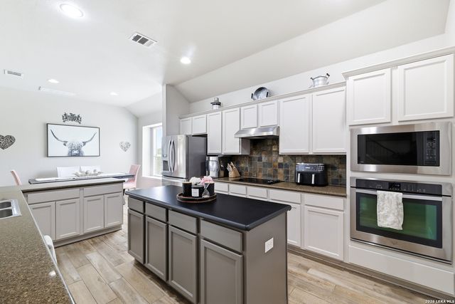 1728 Mountain Cove, San Antonio, TX 78258