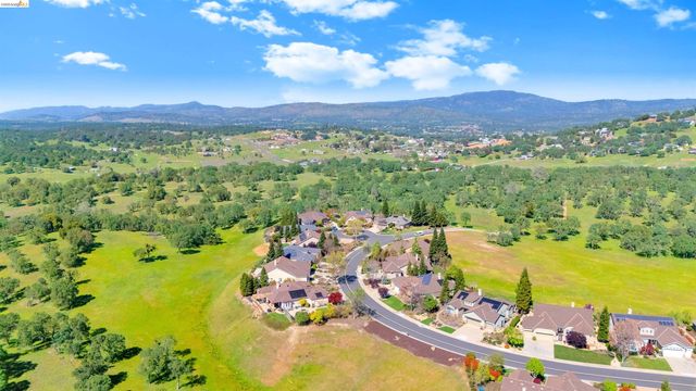 16 Rock Ridge, Copperopolis, CA 95228