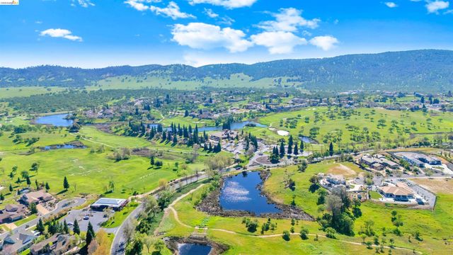 16 Rock Ridge, Copperopolis, CA 95228