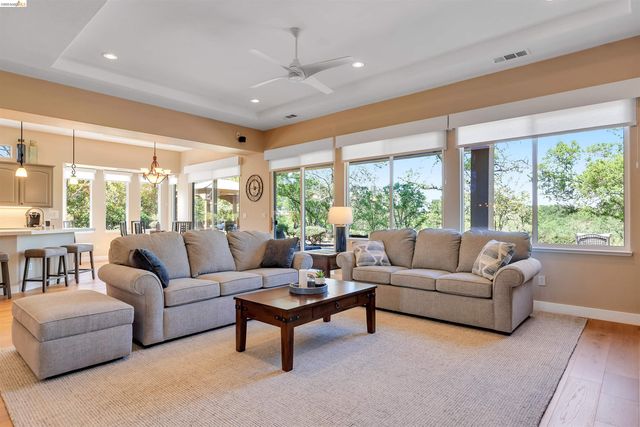 16 Rock Ridge, Copperopolis, CA 95228