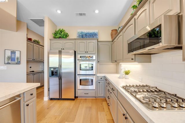 16 Rock Ridge, Copperopolis, CA 95228