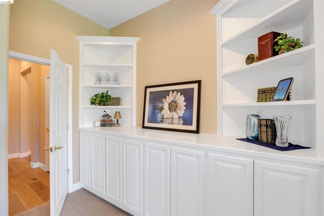 16 Rock Ridge, Copperopolis, CA 95228