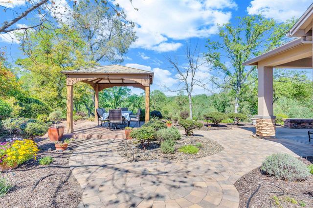 16 Rock Ridge, Copperopolis, CA 95228