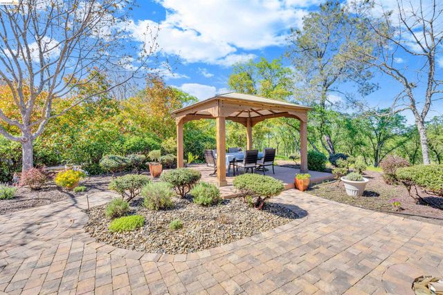 16 Rock Ridge, Copperopolis, CA 95228