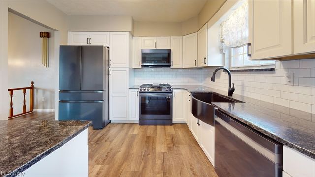 818 Seneca Drive, Belpre, OH 45714