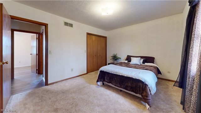 818 Seneca Drive, Belpre, OH 45714