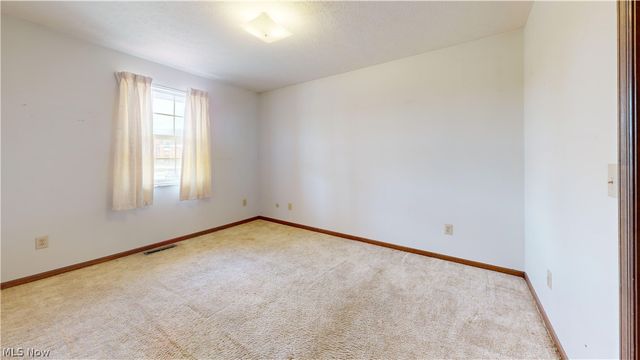 818 Seneca Drive, Belpre, OH 45714