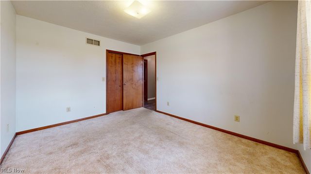 818 Seneca Drive, Belpre, OH 45714