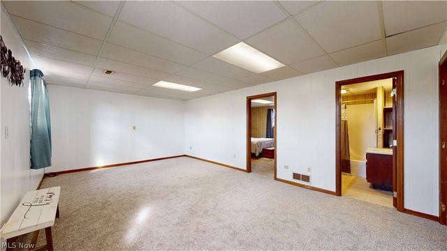 818 Seneca Drive, Belpre, OH 45714