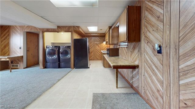 818 Seneca Drive, Belpre, OH 45714