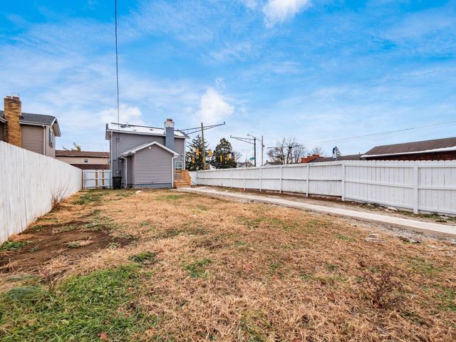 815 S Wayne Avenue, Columbus, OH 43204