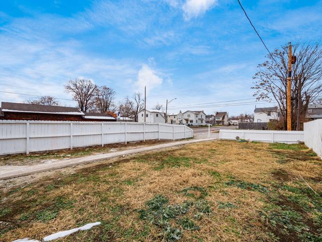 815 S Wayne Avenue, Columbus, OH 43204