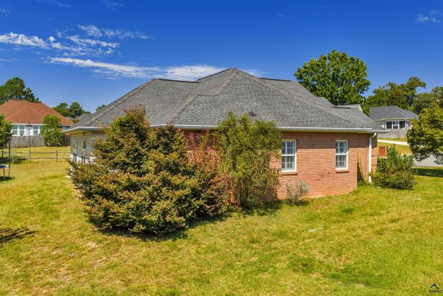 106 Mulligan Court, Bonaire, GA 31088