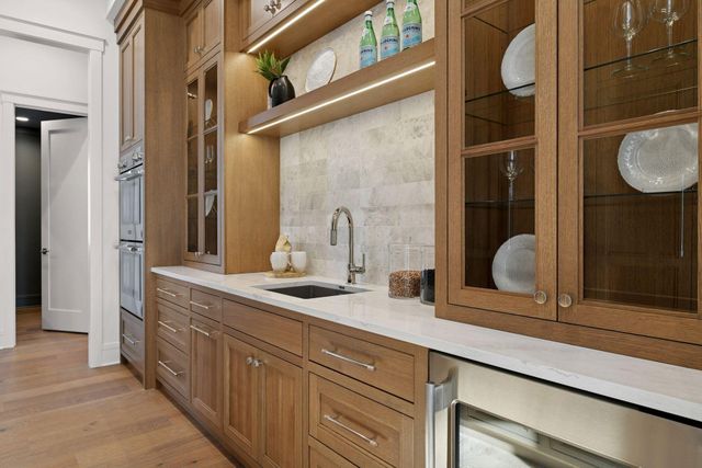 12803 Woodhaven Place, Minnetonka, MN 55305