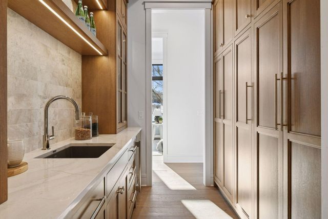 12803 Woodhaven Place, Minnetonka, MN 55305