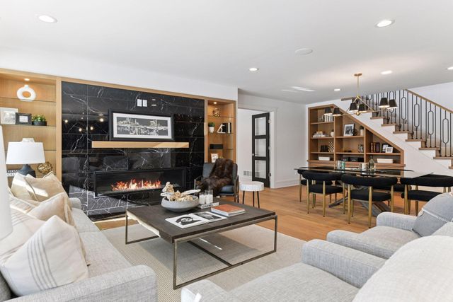 12803 Woodhaven Place, Minnetonka, MN 55305