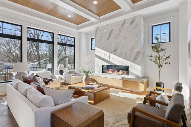 12803 Woodhaven Place, Minnetonka, MN 55305