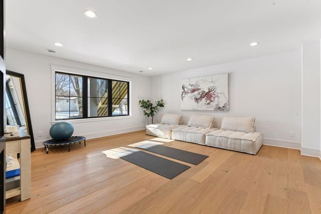 12803 Woodhaven Place, Minnetonka, MN 55305