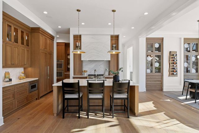 12803 Woodhaven Place, Minnetonka, MN 55305