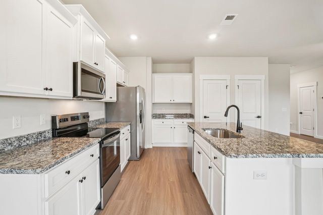 1216 Crested Iris Street, Moore, SC 29369