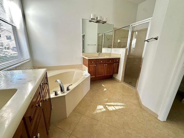 1831 Mariners Ln, Weston, FL 33327