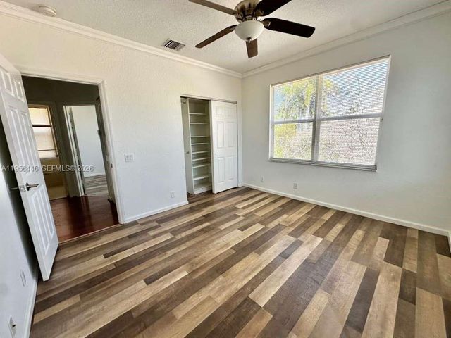 1831 Mariners Ln, Weston, FL 33327