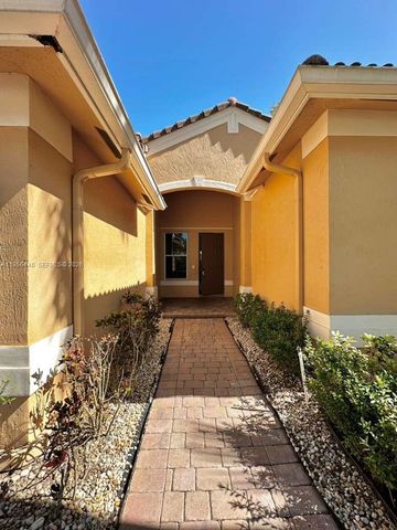 1831 Mariners Ln, Weston, FL 33327