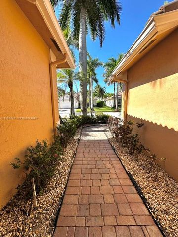 1831 Mariners Ln, Weston, FL 33327