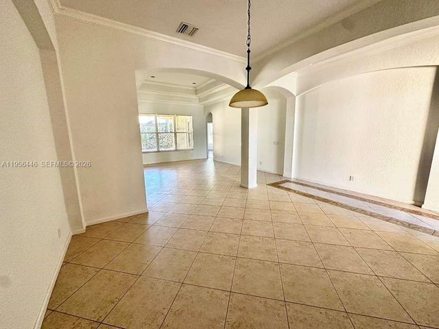 1831 Mariners Ln, Weston, FL 33327