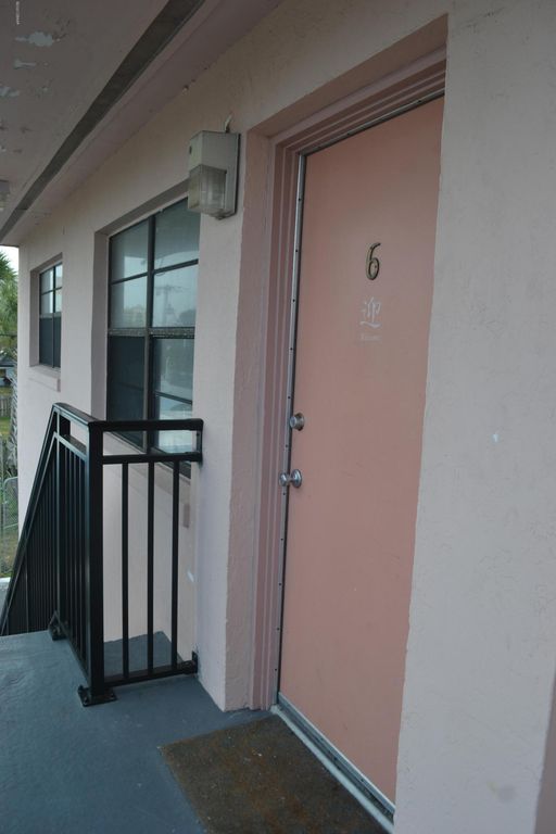309 Oakridge Blvd Apt 6, Daytona Beach, FL 32118