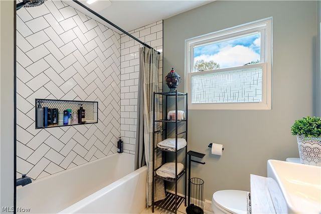 2994 Forestview Street NE, Canton, OH 44721