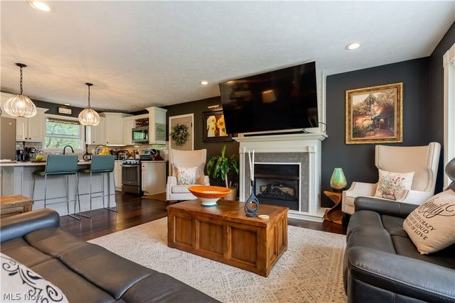 2994 Forestview Street NE, Canton, OH 44721