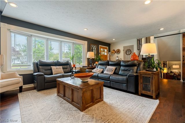 2994 Forestview Street NE, Canton, OH 44721