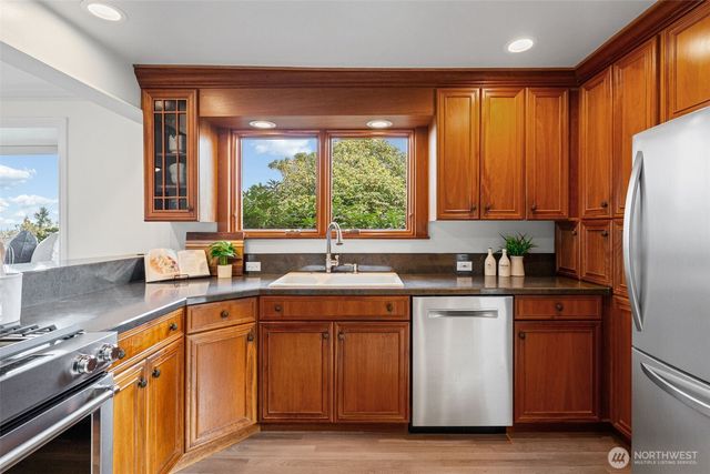 12128 SE 19th Street, Bellevue, WA 98005