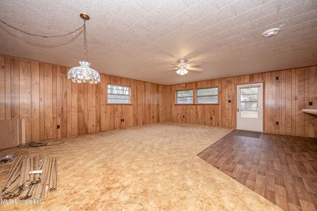 510 Ward Avenue, Ocean Springs, MS 39564