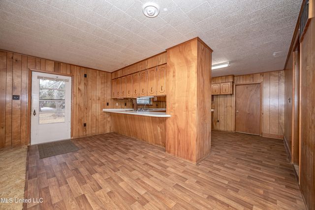 510 Ward Avenue, Ocean Springs, MS 39564