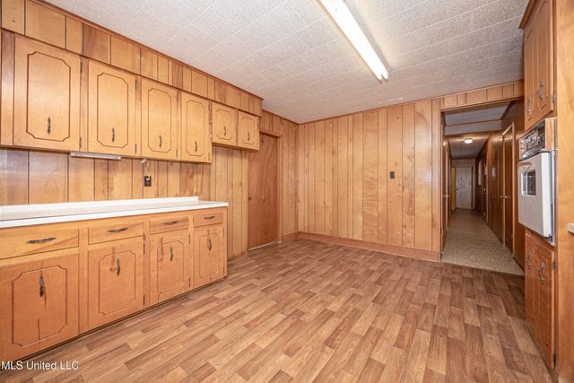 510 Ward Avenue, Ocean Springs, MS 39564