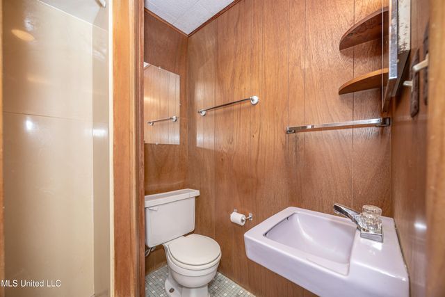 510 Ward Avenue, Ocean Springs, MS 39564