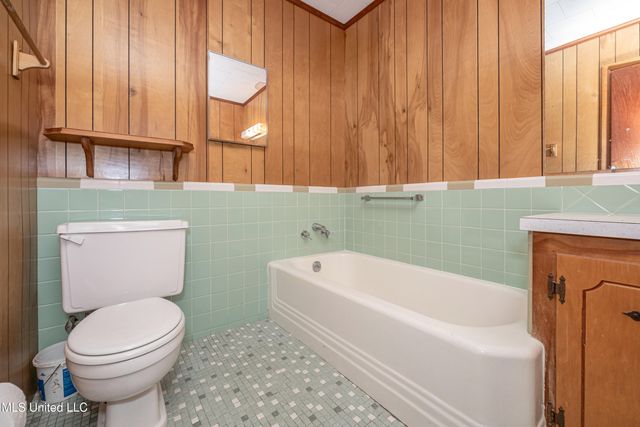 510 Ward Avenue, Ocean Springs, MS 39564