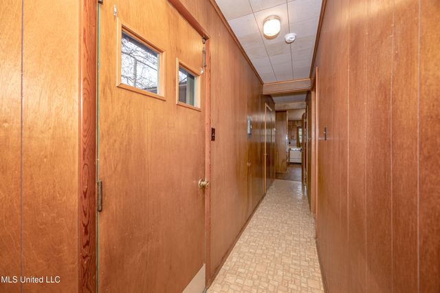 510 Ward Avenue, Ocean Springs, MS 39564