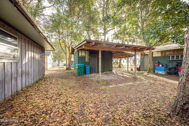 510 Ward Avenue, Ocean Springs, MS 39564