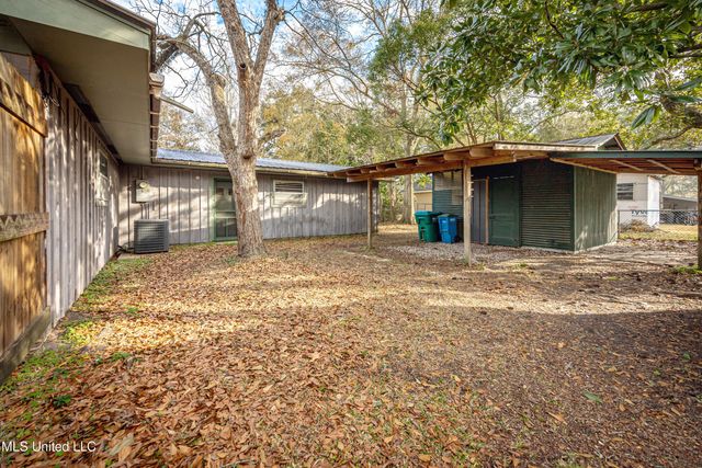 510 Ward Avenue, Ocean Springs, MS 39564