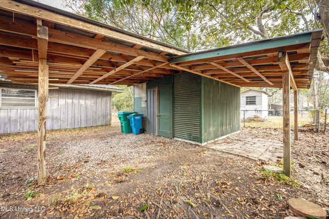 510 Ward Avenue, Ocean Springs, MS 39564