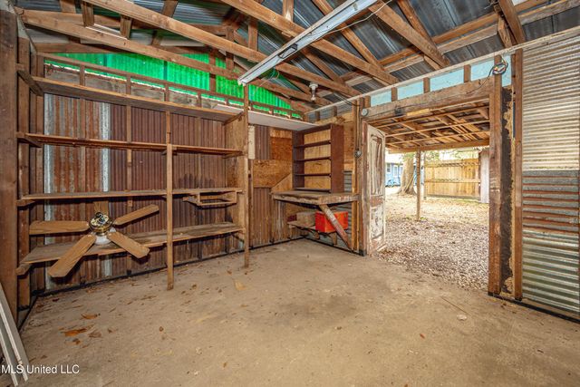 510 Ward Avenue, Ocean Springs, MS 39564