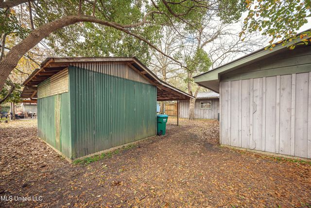 510 Ward Avenue, Ocean Springs, MS 39564